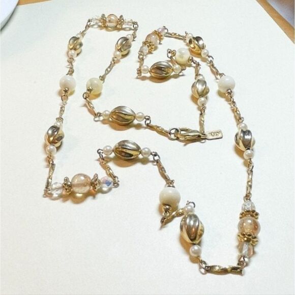VINTAGE SIGNED "1928" AB GLASS & PEARL 35" NECKLACE - Picture 3 of 7